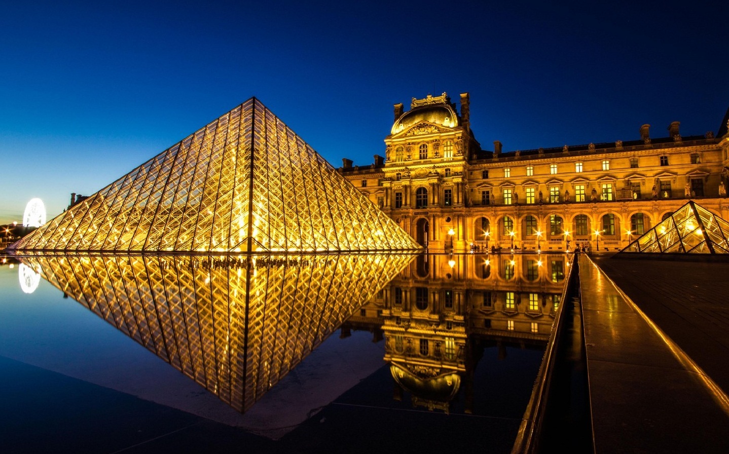 du-lich-chau-au-vien-bao-tang-louvre-aussie-travel