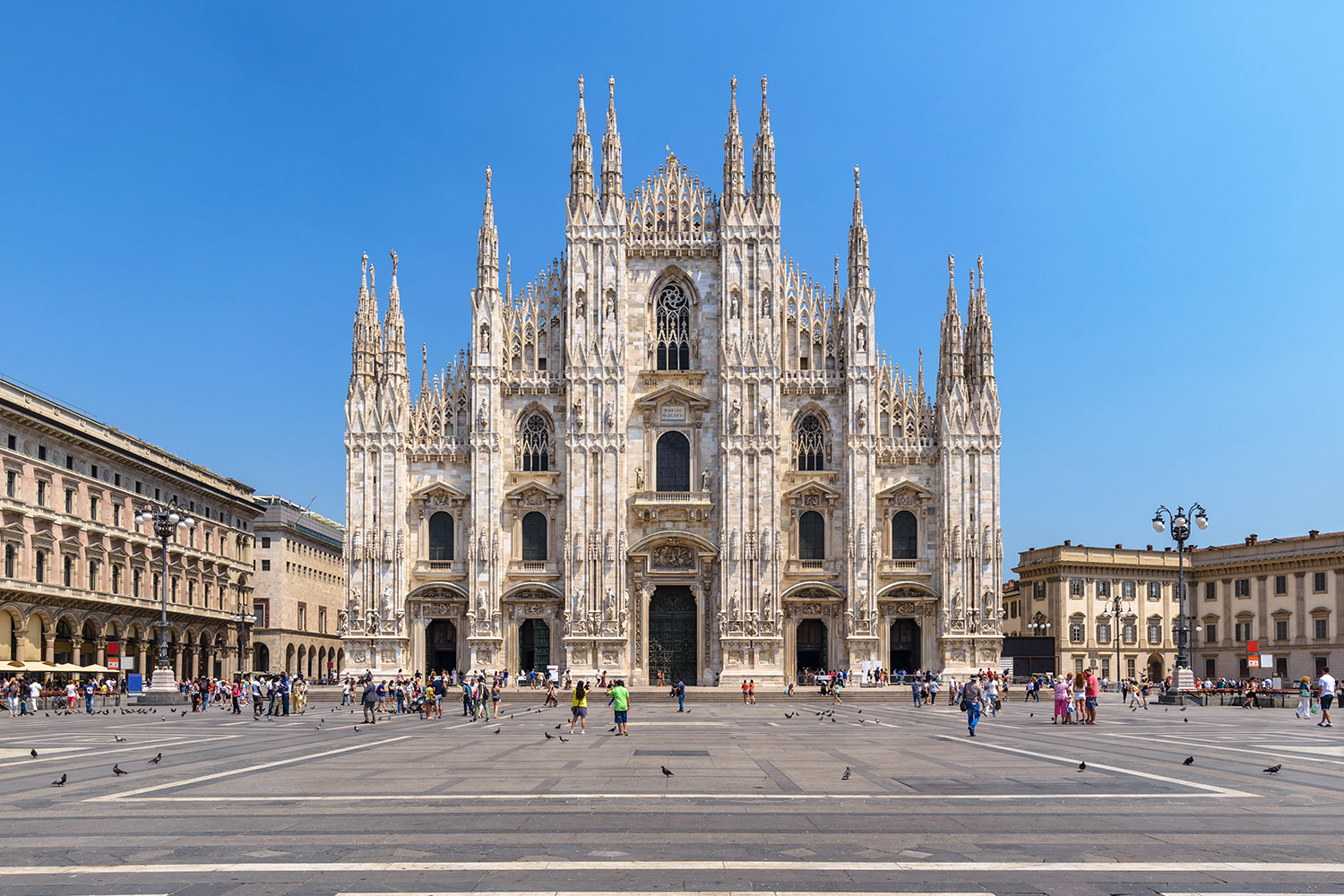 du-lich-chau-au-Milan-Duomo-Milan-Italy-aussie-travel.jpg