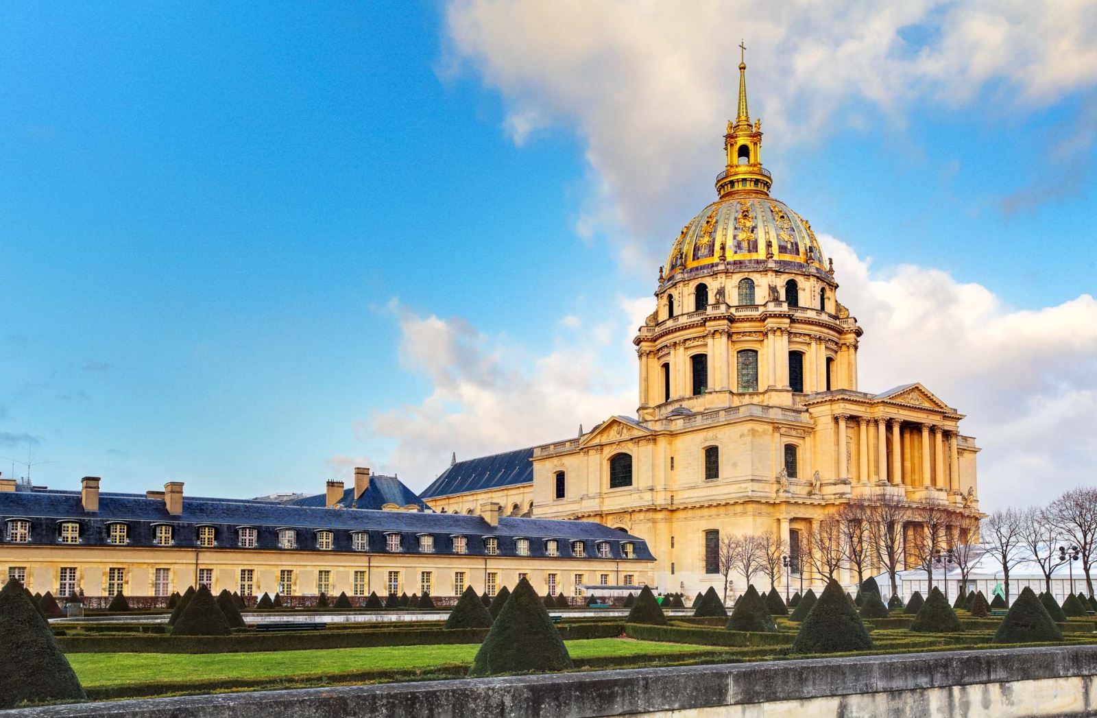 du-lich-chau-au-invalides-aussie-travel