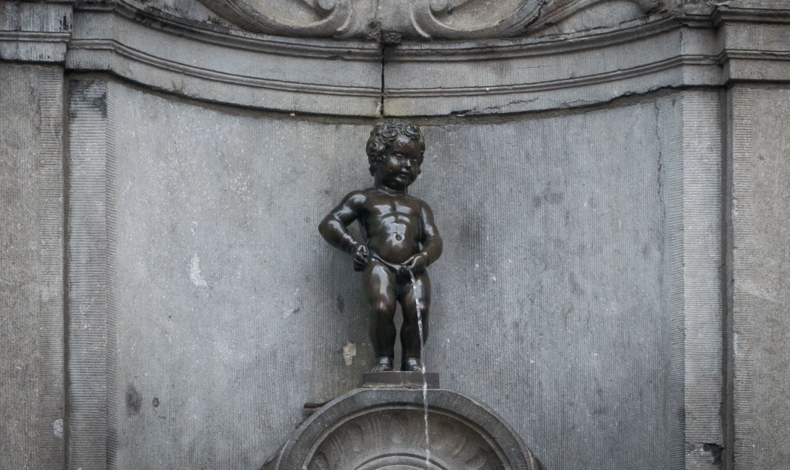 du-lich-chau-au-manneken-pis-aussie-travel
